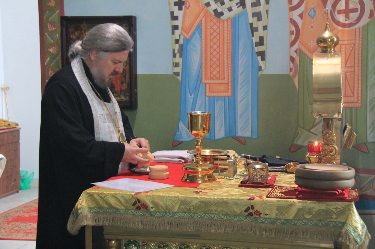 Епископ Николай возглавил заупокойное богослужение в Казанском Кафедральном соборе г. Находки.