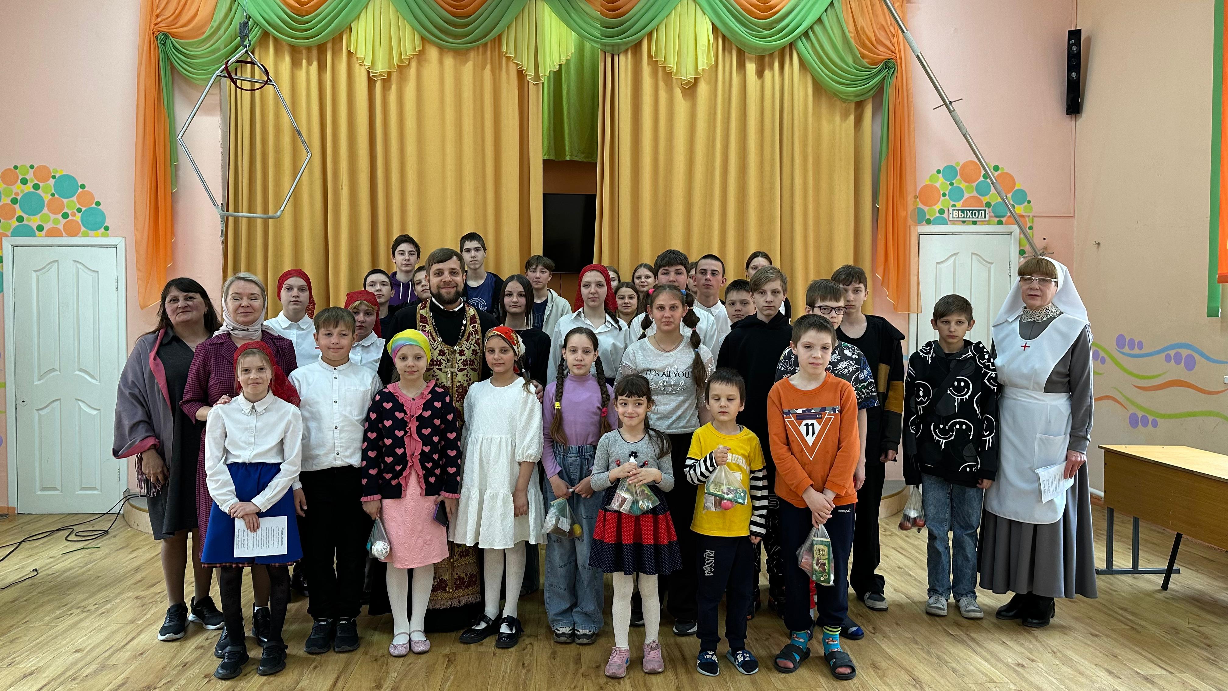 Воспитанников Находкинского Детского дома поздравили со Светлой Пасхой. .
