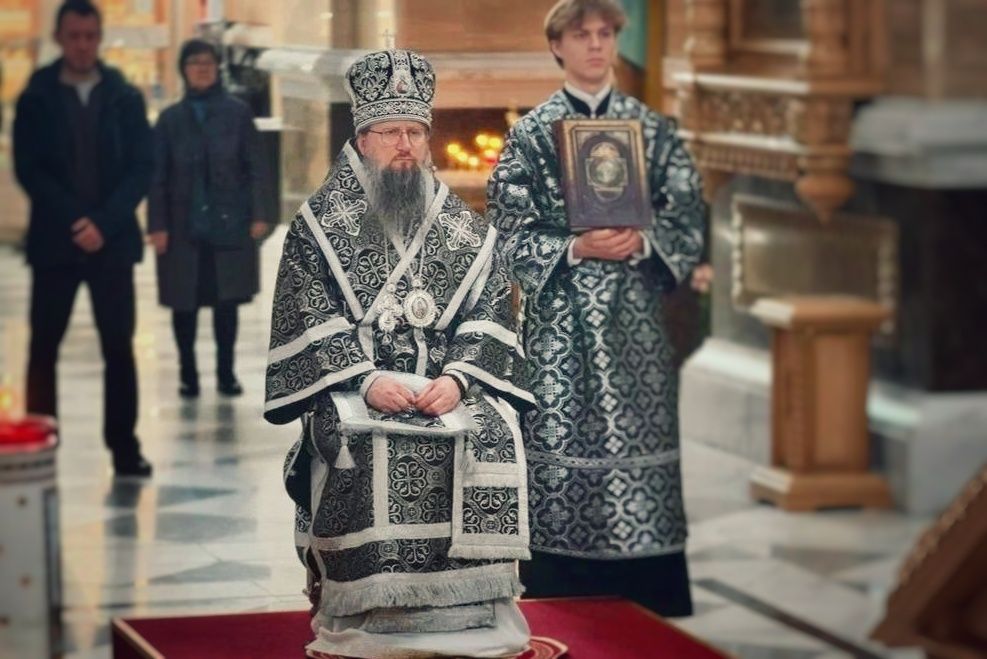 Глава Приморской митрополии совершил литургию Преждеосвященных Даров в Спасо-Преображенском соборе