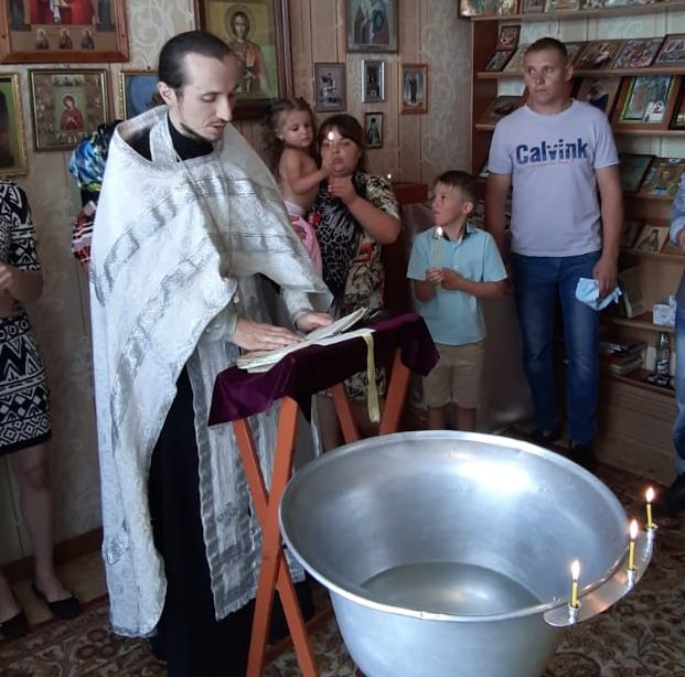 Жители села Вадимовка приняли таинство крещения