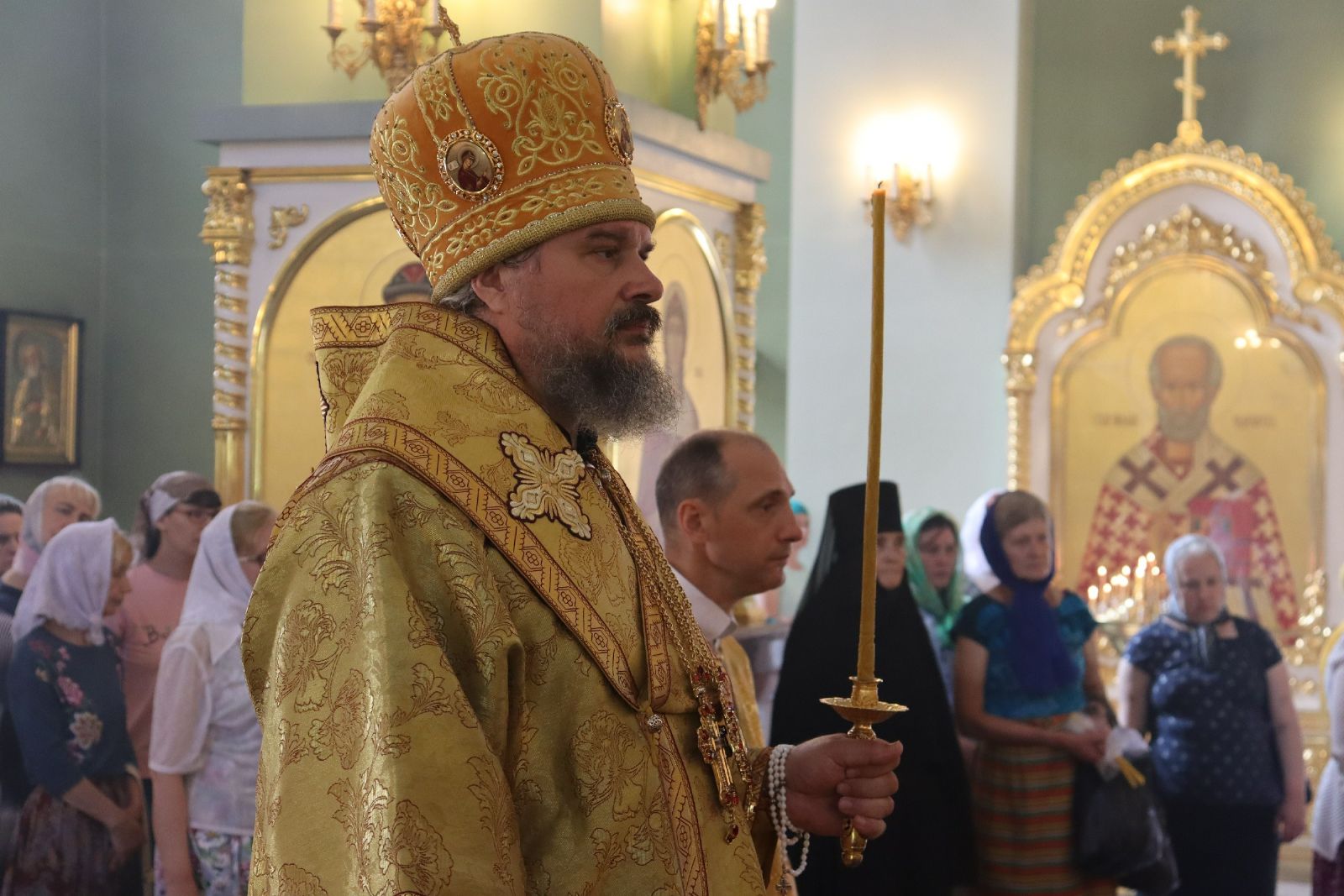 Епископ Ванинский и Переяславский Аристарх совершил всенощное бдение в Покровском соборе.