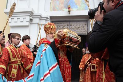 Частицу мощей святого равноапостольного князя Владимира доставили во Владивосток (Видеорепортаж телеканала 