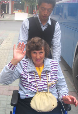 Фото. Хуньчунь (КНР). Инвалиды-спинальники из Приморья совершают поездку по приграничному Китаю