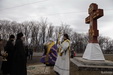 Митрополит Вениамин и епископ Гурий освятили поклонный крест на въезде в Арсеньев