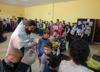 Детские дома Приморья посетили прихожане Успенского храма