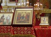 Мощи святителя Иннокентия принесены в Успенский храм