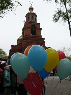 Фото. Владивосток. Последний звонок прозвучал в Православной гимназии