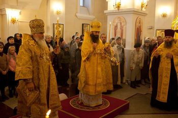 Фото. Владивосток. Архиепископ Вениамин представил пастве нового викария 