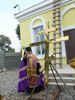 Архиепископ Вениамин совершил освящение креста на купол храма, строящегося в память пострадавших в годы репрессий
