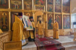 Владивосток. епископ Иннокентий освящает икону св. Петра и Февронии