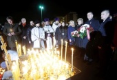 Духовенство Латвийской Православной Церкви во вторую годовщину трагедии в Золитуде совершило заупокойное богослужение на месте обрушения торгового центра