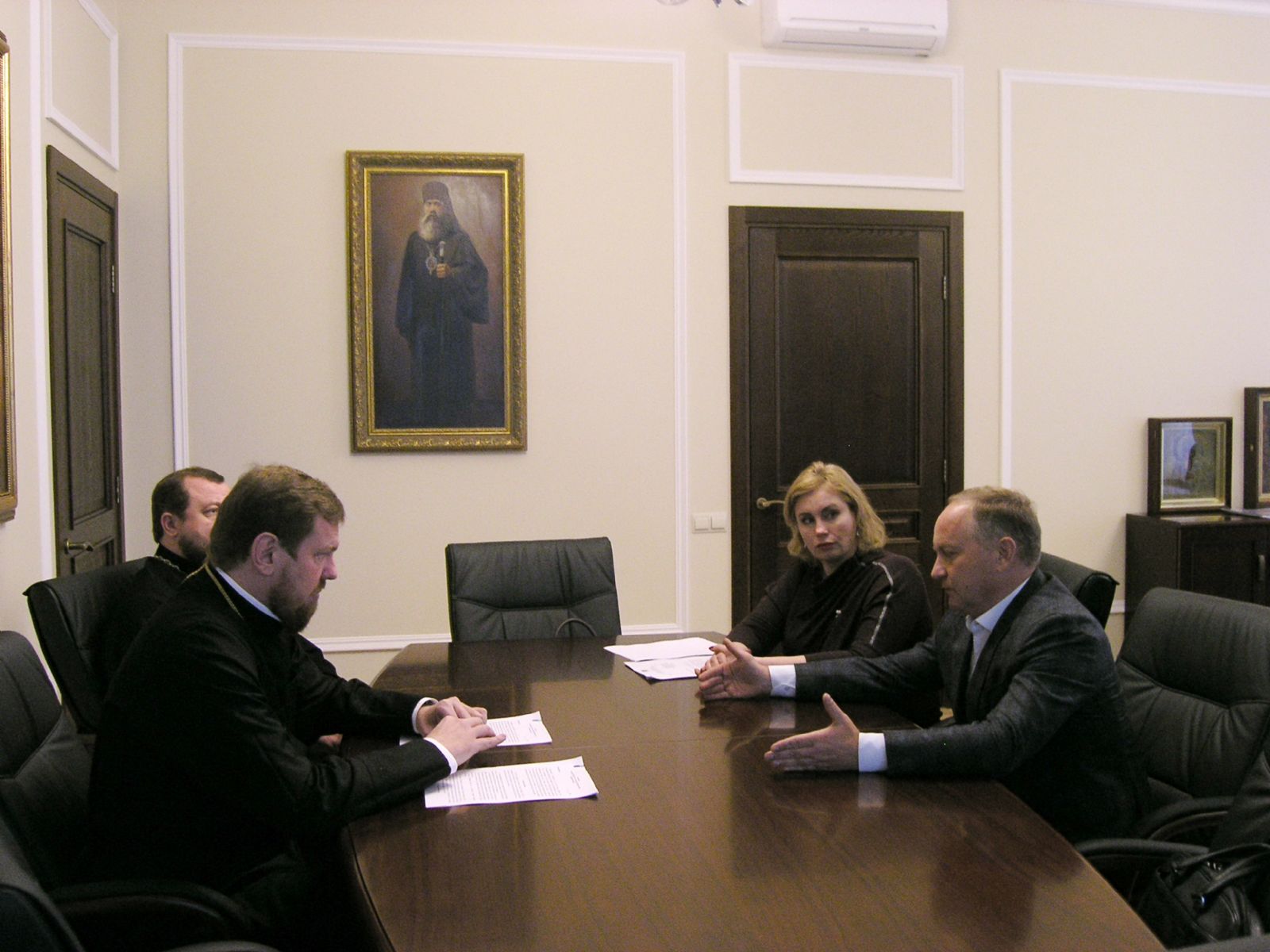 Состоялась встреча митрополита Владимира и главы города Владивостока