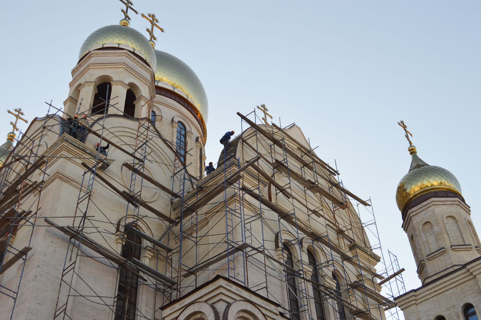 Митрополит Владимир провел рабочее совещание, посвященное ходу строительства Спасо-Преображенского собора