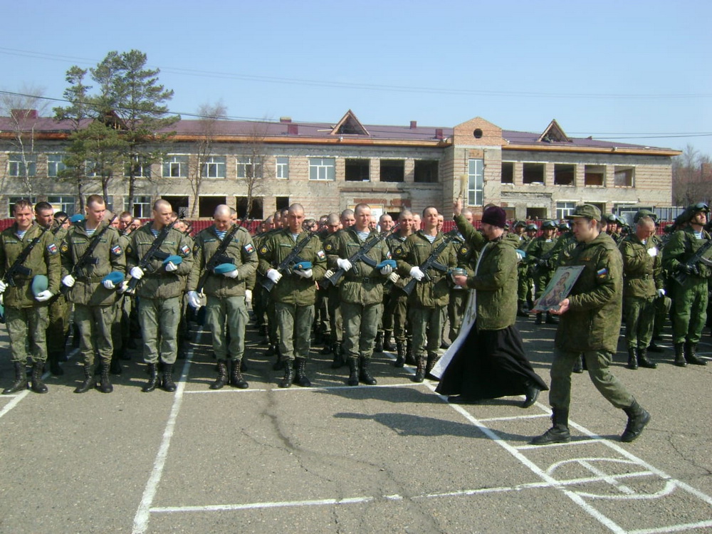 Штатный военный священник принял участие в репетиции парада Победы