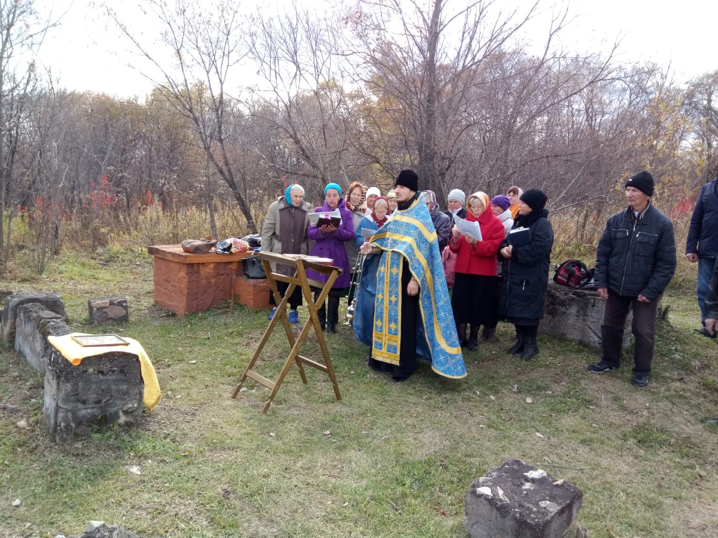 В селе Вассиановка отслужили молебен на месте взорванного храма