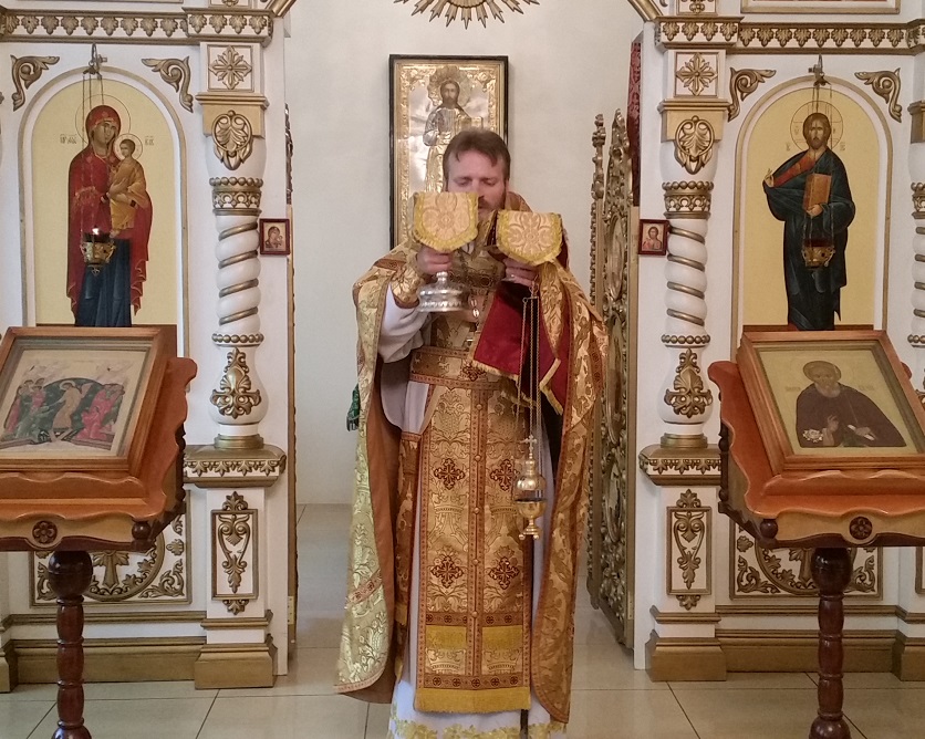 В храме Сергия Радонежского совершена Божественная литургия