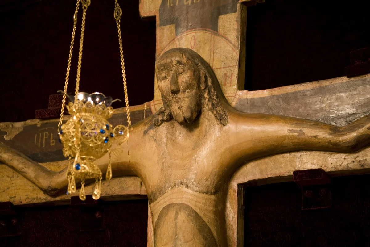 В Покровский собор принесен Крест Господень из Годеновского Свято-Никольского монастыря