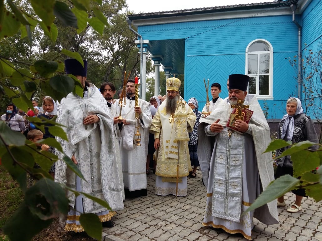 Епископ Уссурийский Иннокентий совершил литургию и славление свщмч. Андрея Зимина