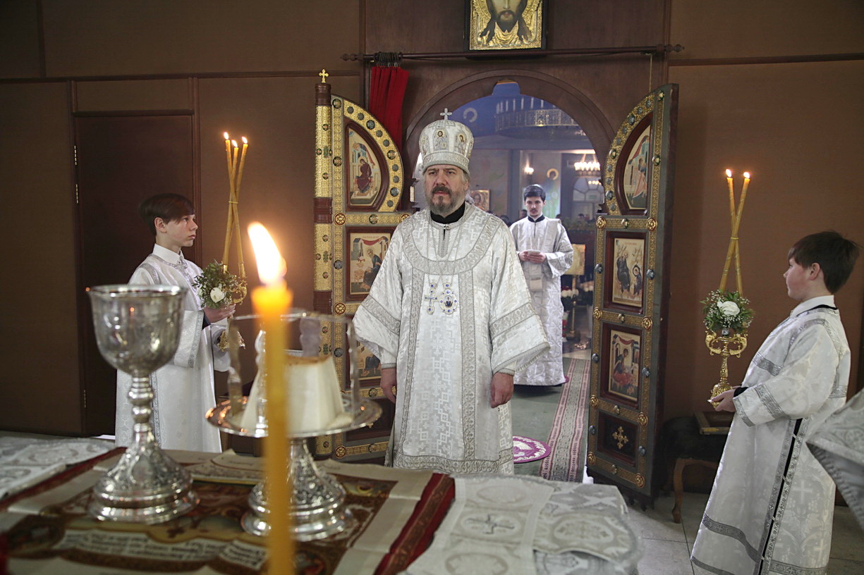Епископ Николай совершил Божественную литургию в Казанском Кафедральном соборе г. Находки