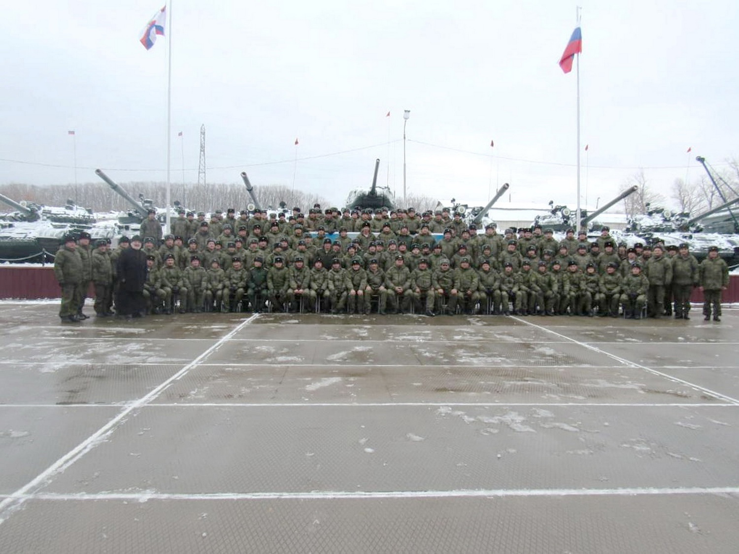 Офицеры Дальневосточного федерального округа посетили храм в честь вмч. Димитрия Солунского на территории танковой части