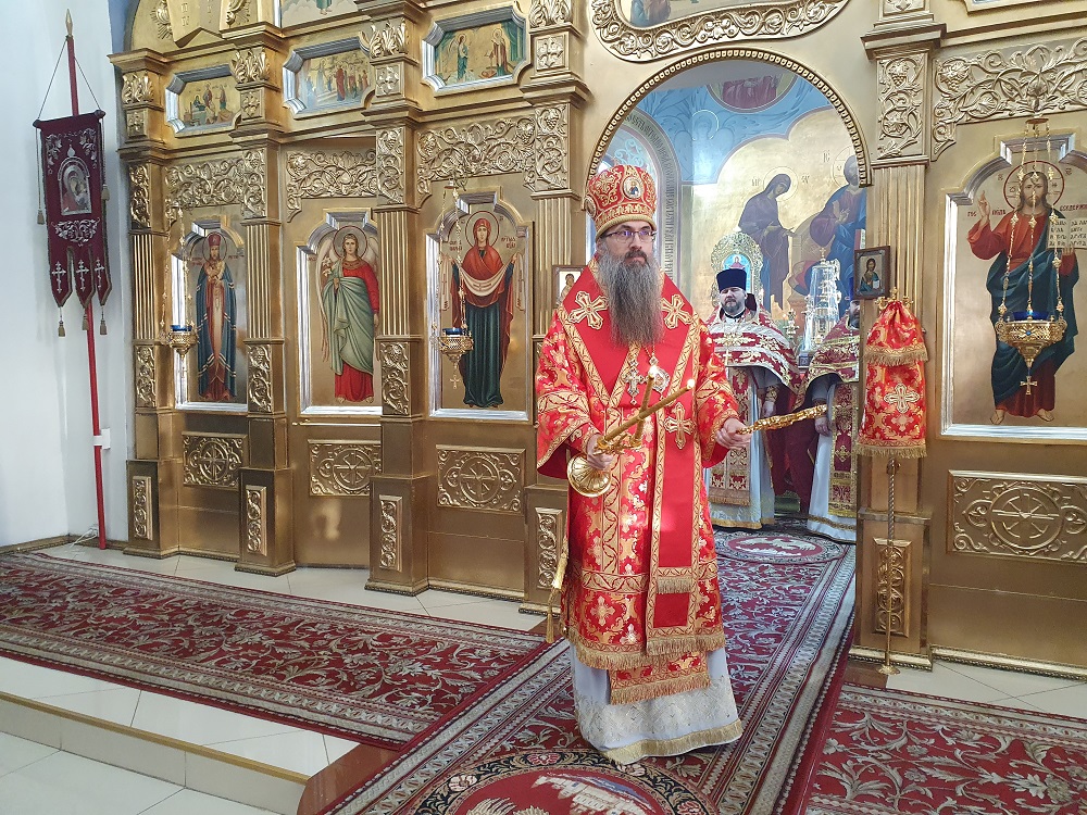 Епископ Уссурийский Иннокентий совершил литургию в день великомученицы Екатерины