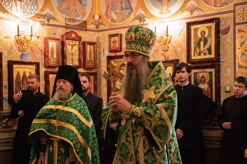Епископ Уссурийский Иннокентий совершил богослужения в храме Хабаровской духовной семинарии