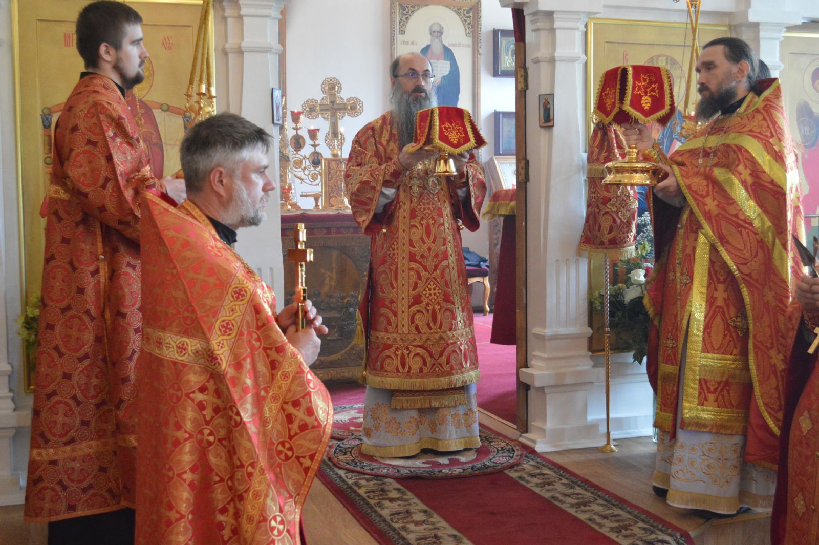 В день престольного праздника епископ Иннокентий совершил литургию в Марфо-Мариинском монастыре