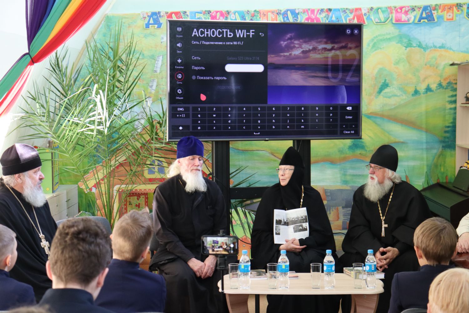 В Православной гимназии послушали беседу игумении Евстолии и делегации Никольского монастыря г. Переславля