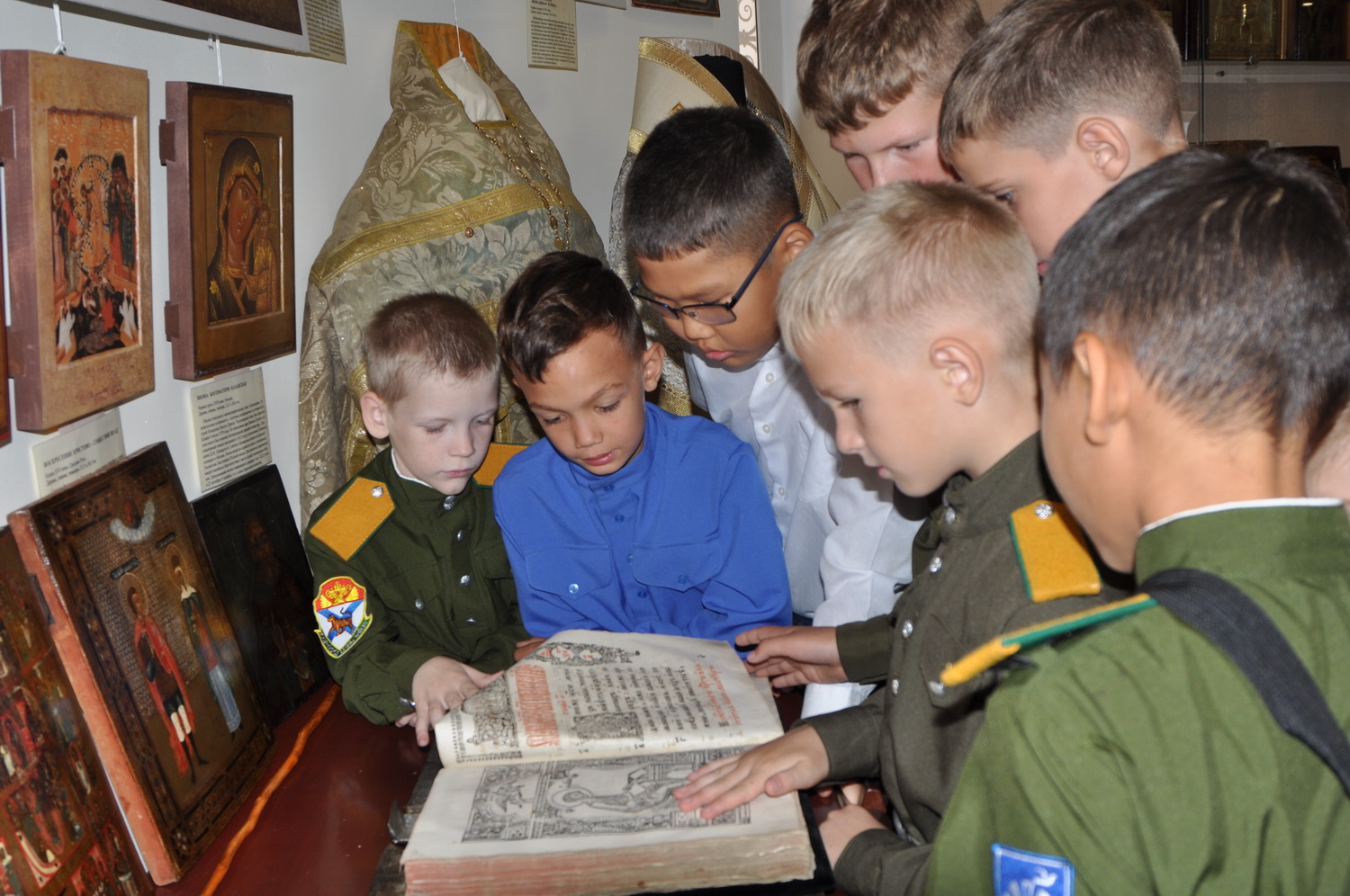 Юные казачата посетили Духовно-просветительский центр г. Арсеньева (+ Фото)