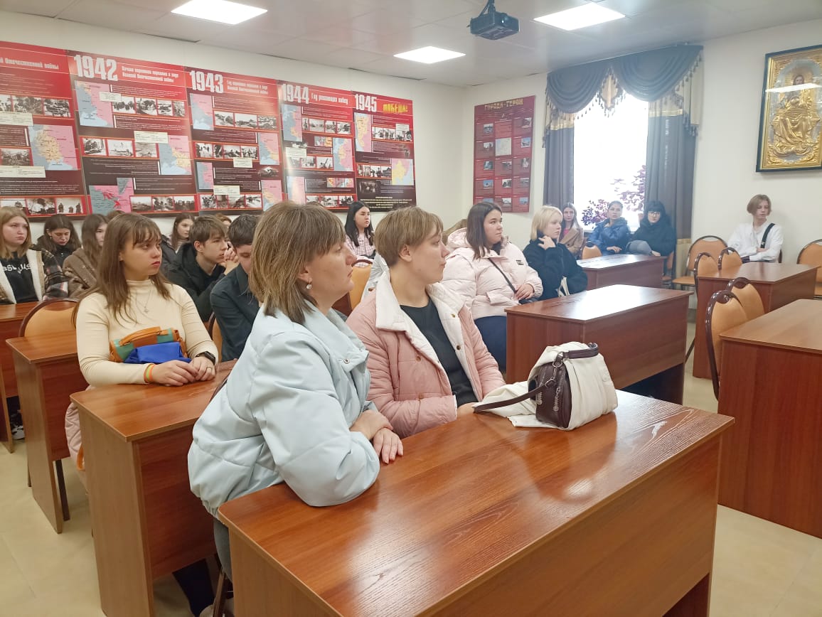 В Духовно-просветительском центре г. Арсеньева прошла встреча со студентами медицинского колледжа (+ Фото)