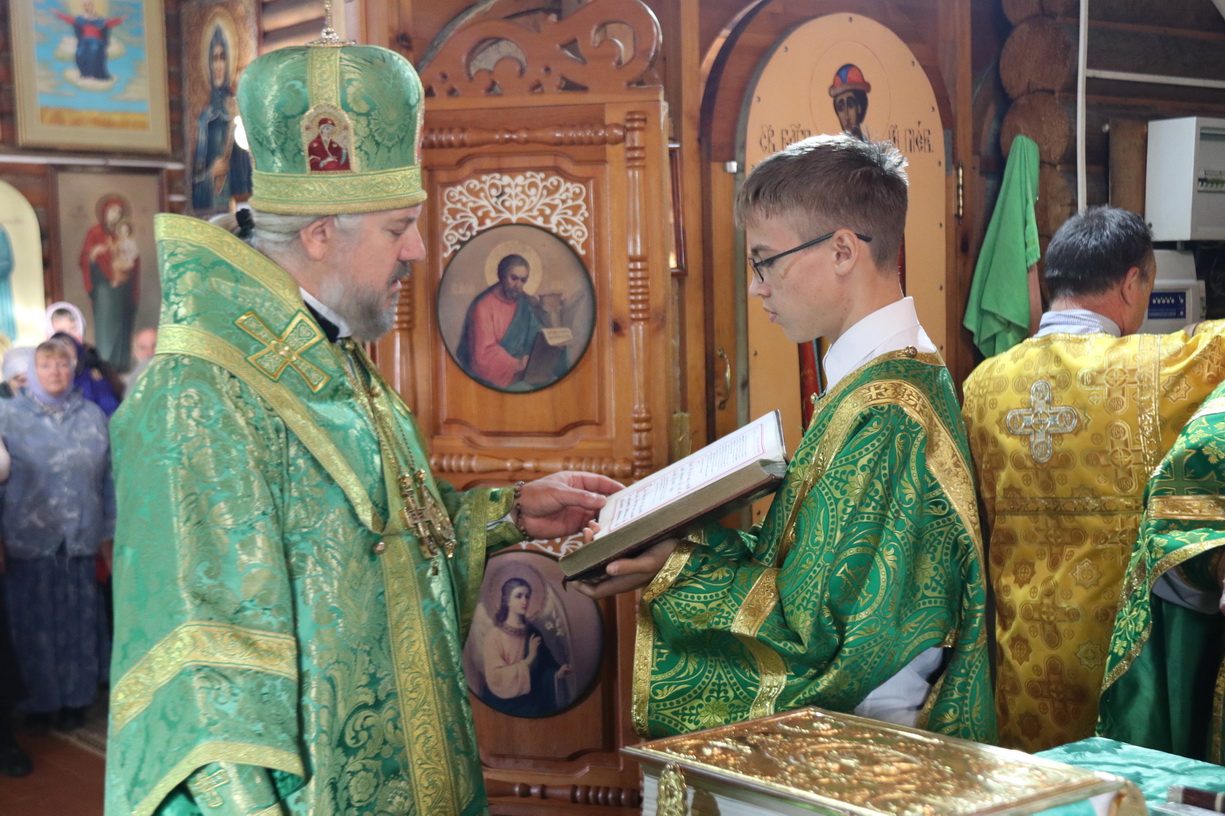 В день празднования памяти преставления святого преподобного Сергия Радонежского епископ Находкинский и Преображенский Николай возглавил Божественную литургию в Свято-Сергеевском храме с. Сергеевка.