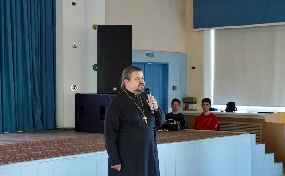 Руководитель миссионерского отдела Находкинской епархии выступил спикером на молодежной конференции.