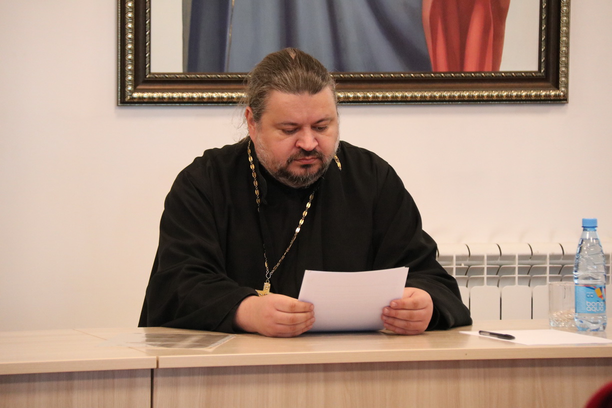 17 декабря в стенах Духовно-просветительского центра Находкинской Епархии в рамках регионального этапа Рождественских чтений прошел круглый стол для духовенства Епархии и помощников настоятелей по миссионерской и социальной работе.