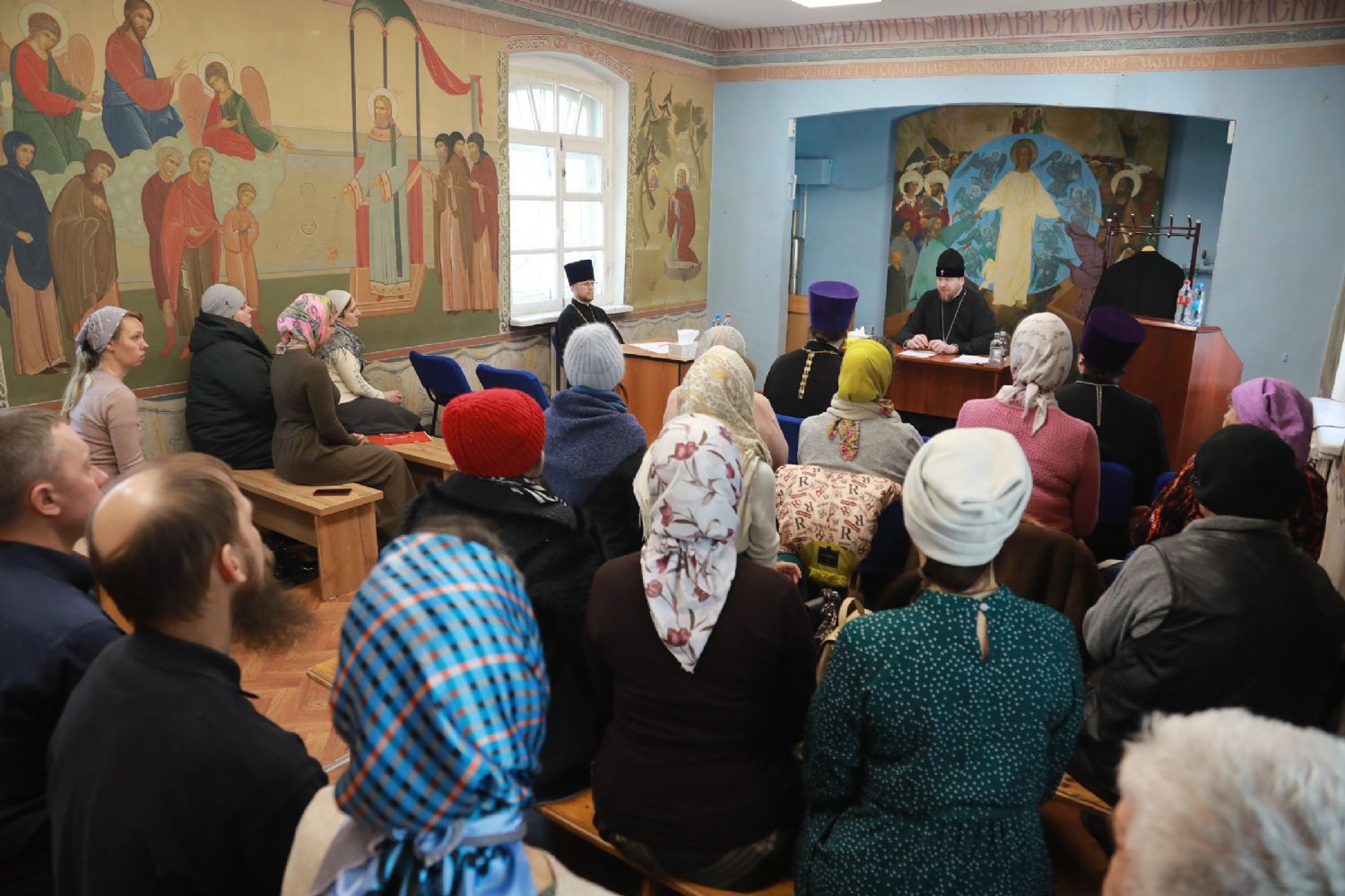 Митрополит Владимир возглавил отчетное Приходское собрание в Покровском храме