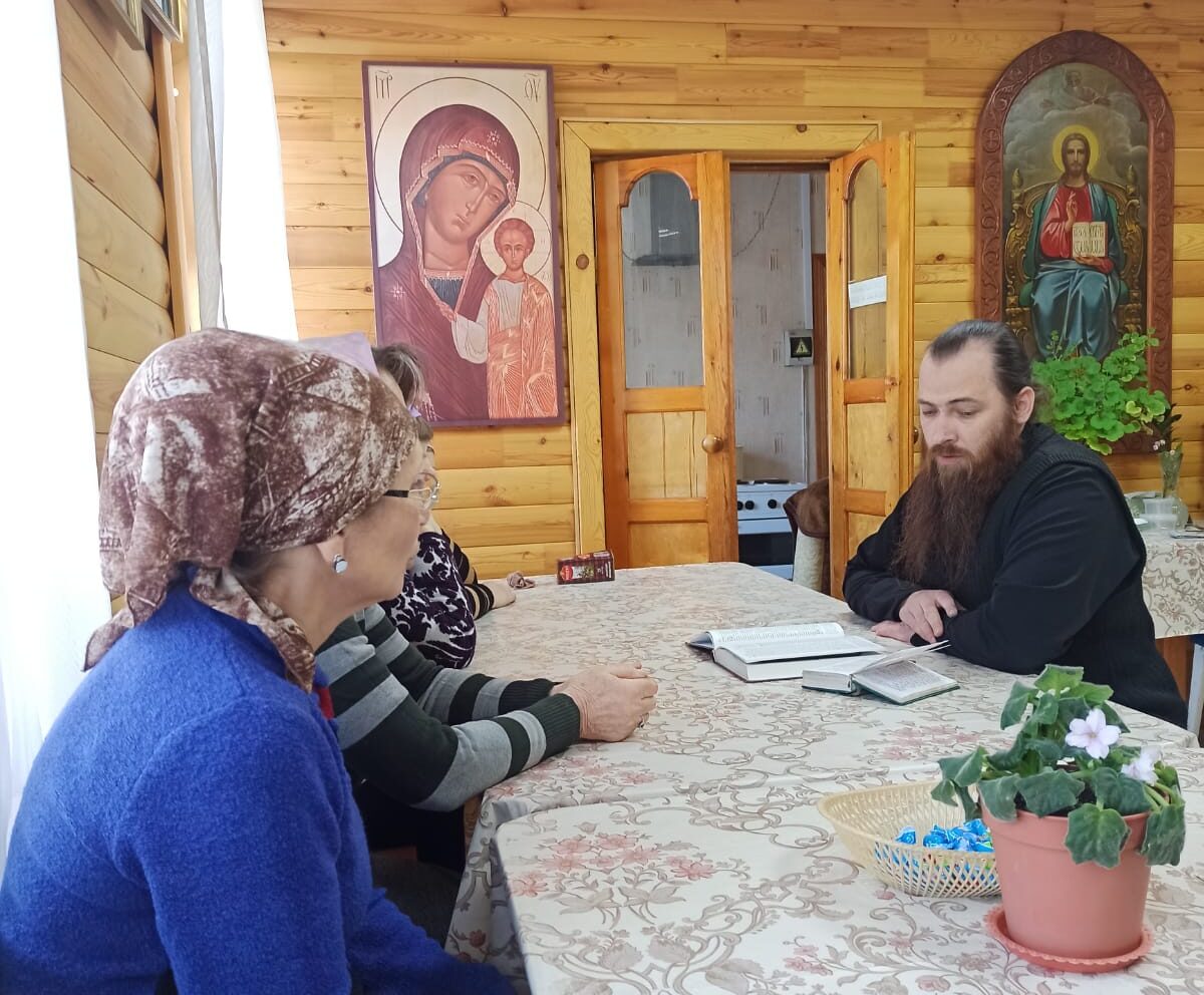 Разговор о Литургии в воскресной школе для взрослых Борисоглебского храма Дальнегорска (+ Фото)