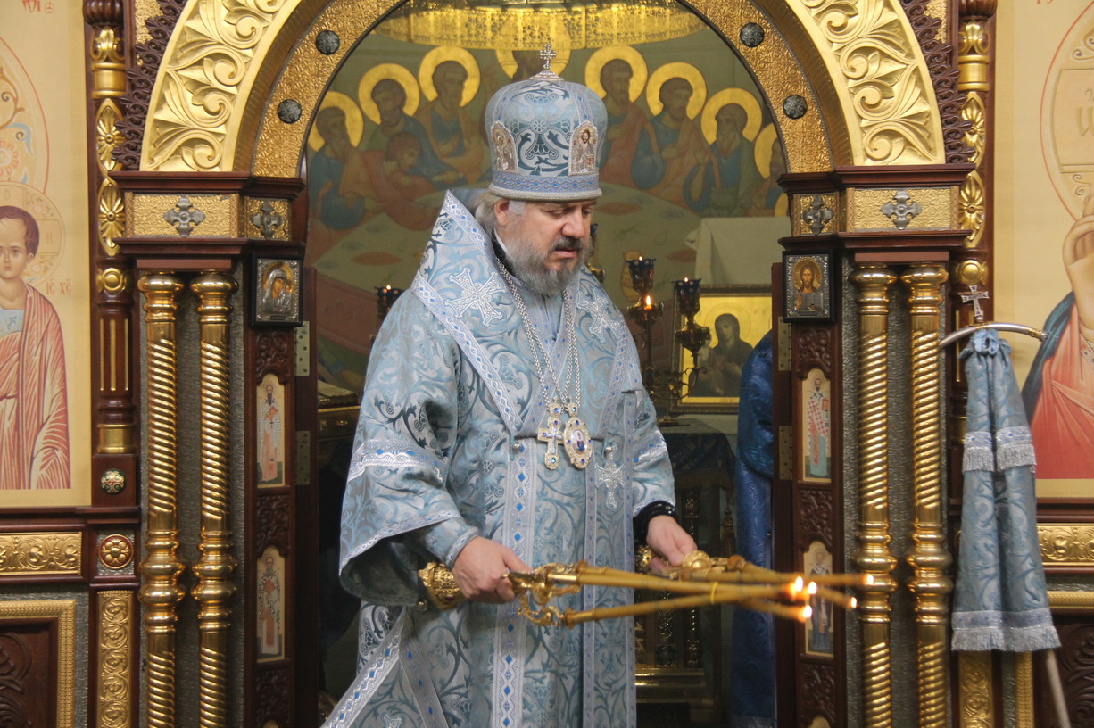 В канун праздника Сретения Господня епископ Николай возглавил всенощное бдение.