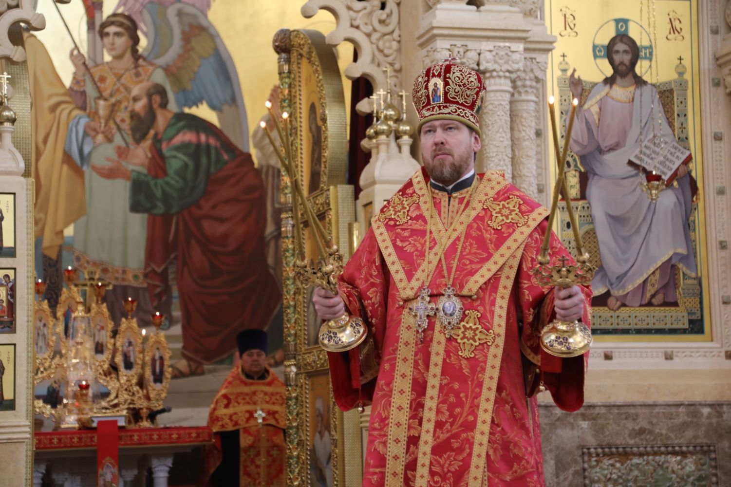 Митрополит Владимир совершил всенощное бдение в Спасо-Преображенском соборе