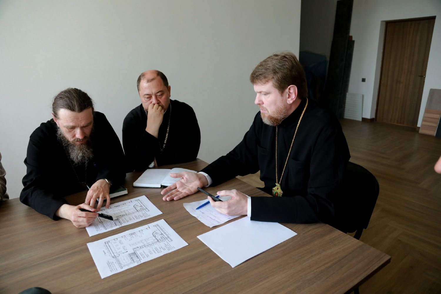 Глава Приморской митрополии возглавил совещание, посвященное строительству Спасо-Преображенского собора