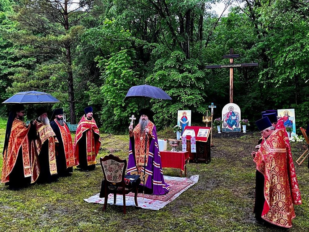 Паломническая группа во главе с епископом Иннокентием совершила поездку к месту служения свщмч. Павла Лазарева.