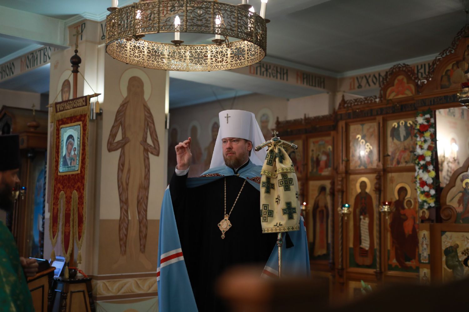 Митрополит Владимир возглавил праздничное соборное богослужение монашествующих в священном сане в Свято-Серафимовском мужском монастыре