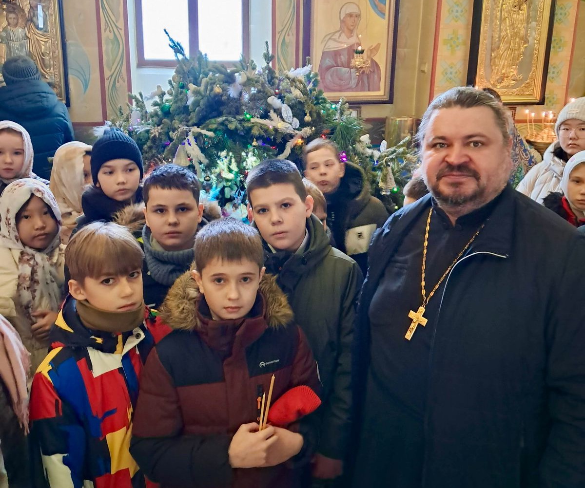 16.01.2024г.В дни Святок в Казанском кафедральном соборе гостеприимно встречают школьников.