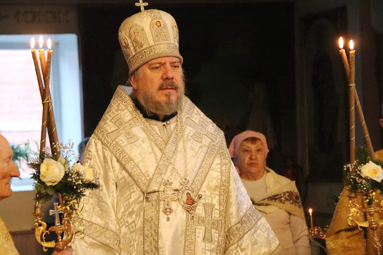  В праздник Собора Пресвятой Богородицы епископ Находкинский и Преображенский Николай совершил Божественную литургию в храме в честь Рождества Христова г. Находка.