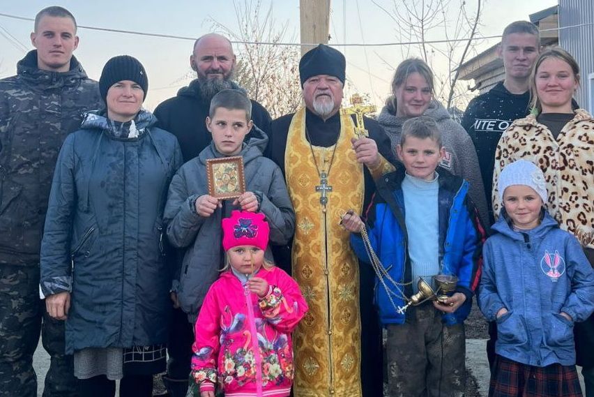 Пострадавшая от пожара семья Архиповых празднует новоселье