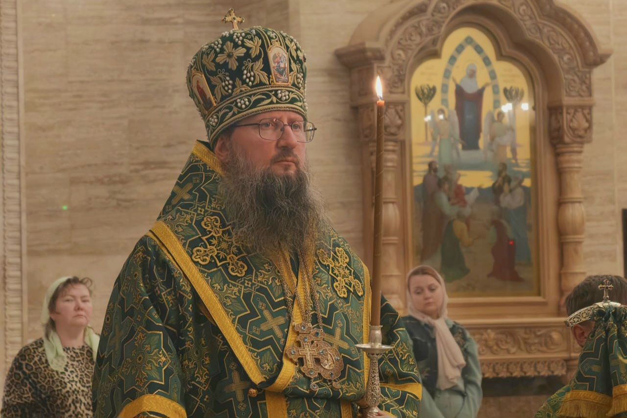 В канун дня памяти прп. Сергия Радонежского митрополит Павел совершил всенощное бдение в Спасо-Преображенском соборе