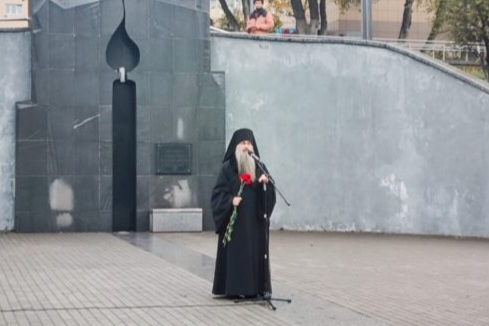 Епископ Уссурийский Иннокентий принял участие в памятном митинге в честь безвинно убиенных в годы репрессий