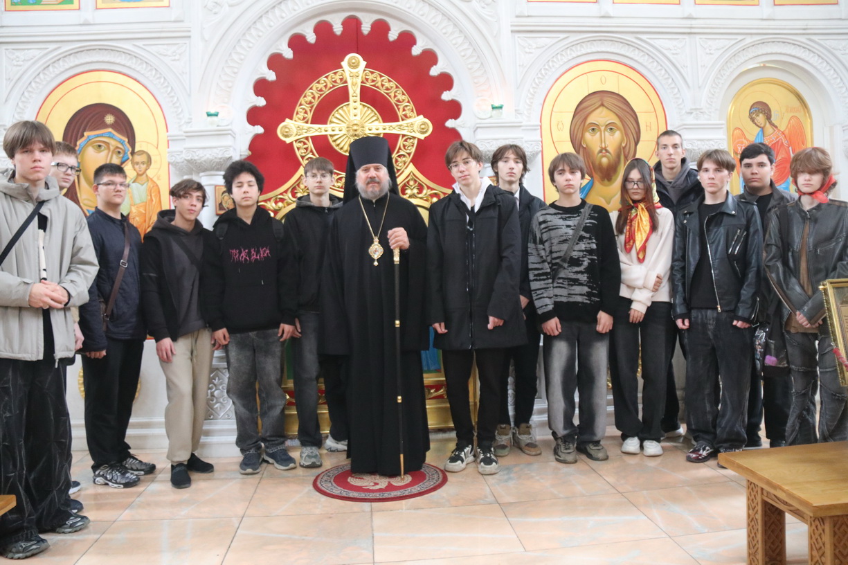 Студенты посетили собор.