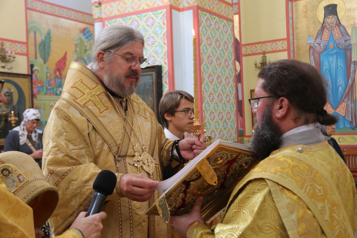 Епископ Николай возглавил всенощное бдение в Казанском соборе.
