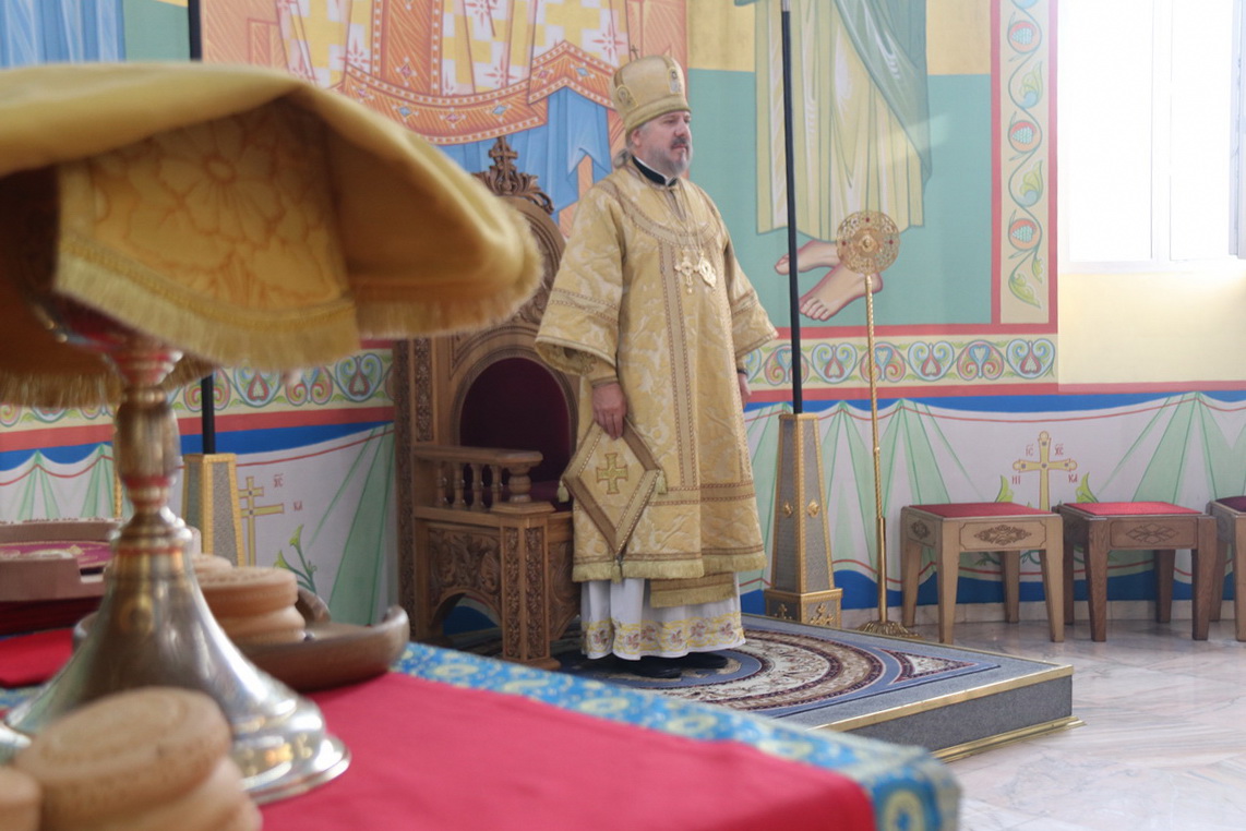 В Неделю 17-ю по Пятидесятнице, епископ Находкинский и Преображенский Николай совершил Божественную литургию в Казанском Кафедральном соборе г. Находки.