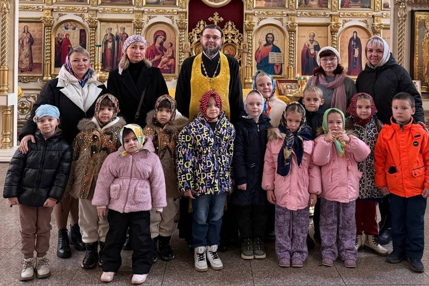 Воспитаники ЦО «Ступени» посетили Свято-Никольский храм