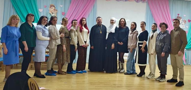 Священник встретился с родителями дошкольников.